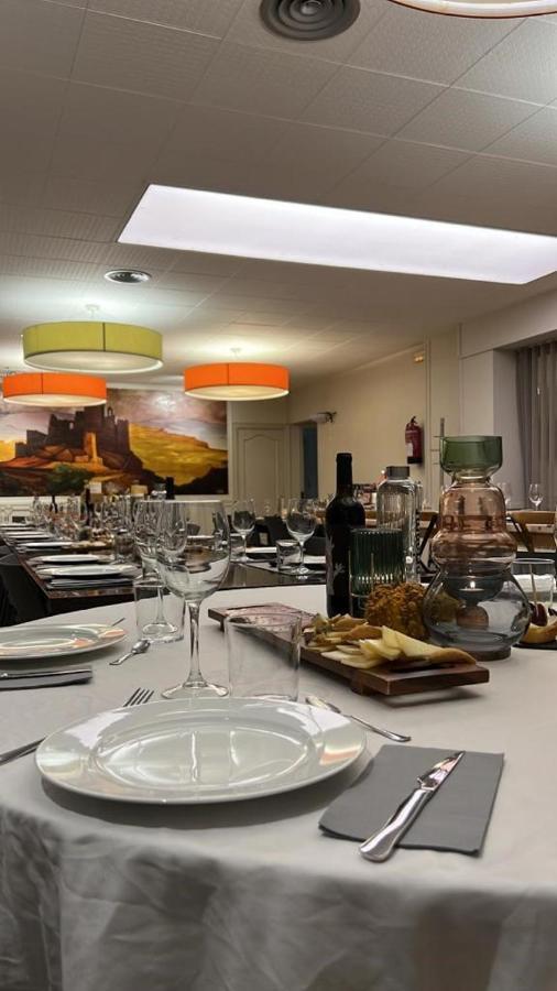Hostal Crisami Solsona Exterior foto