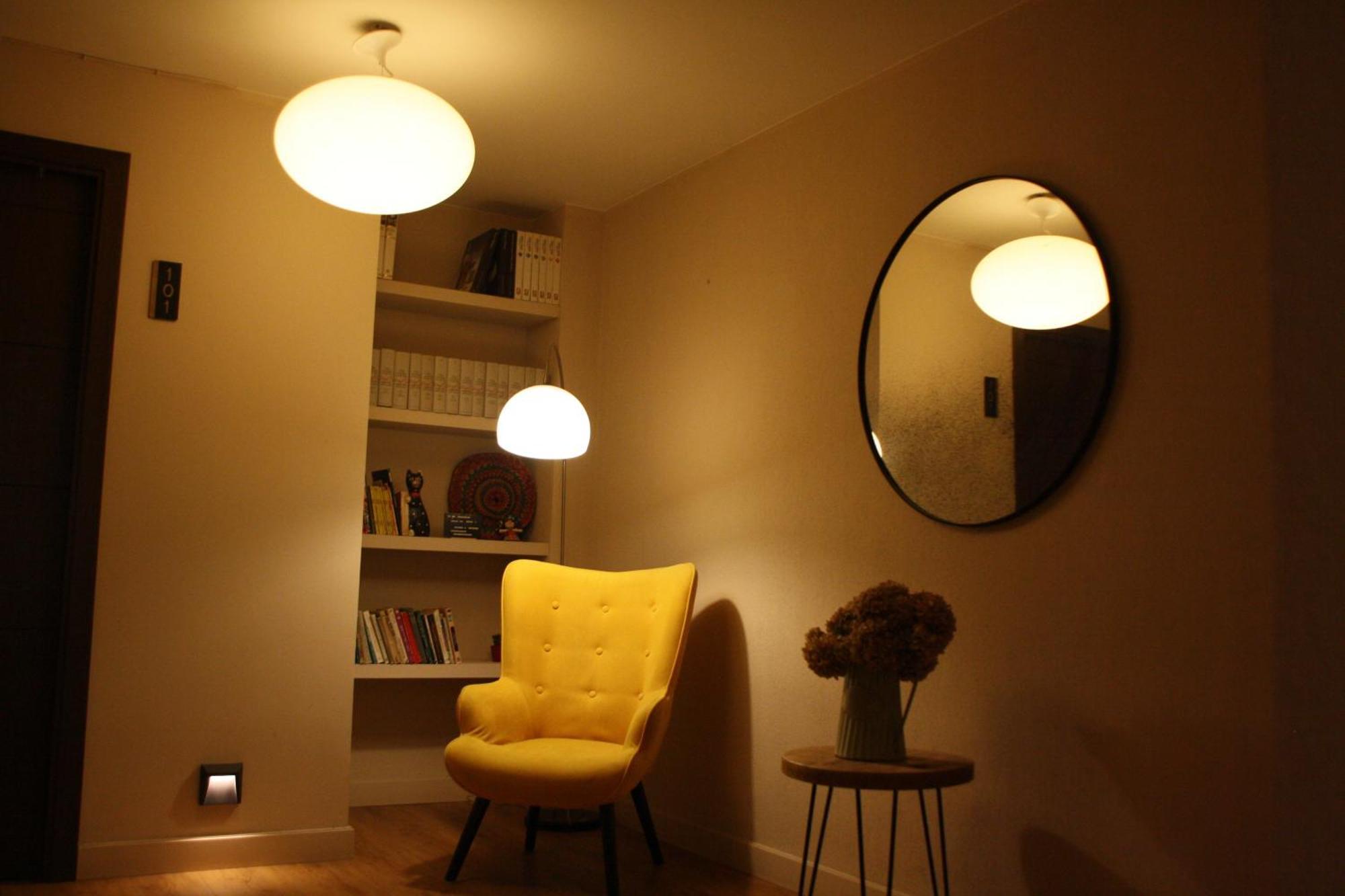 Hostal Crisami Solsona Exterior foto